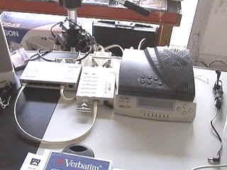 COLLEGAMENTO DI: OMNI NET LCD (MODEM ISDN) PROFESSIONAL MESSAGE MODEM (MODEM E SOPRATUTTO FAX SEMPRE ACCESO  FUNZIONAMENTO A PC. SPENTO) EASY SHARE IPS150 (INTERNET PER TUTTI I PC COLLEGATI IN RETE) HUB PER RETE 